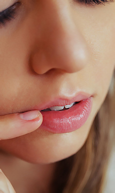 Sexy Lija Gets Nude Sexy Lija Gets Nude